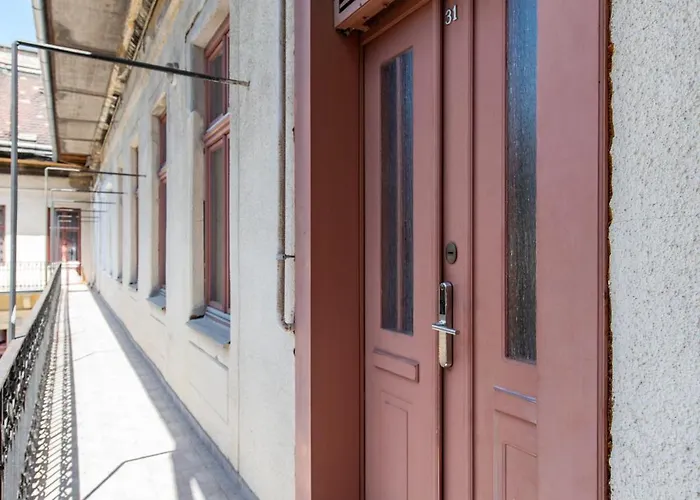 Ultra Paulay Ede Street 1br Lejlighed Budapest