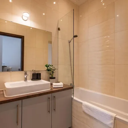 Ultra Paulay Ede Street 1br *